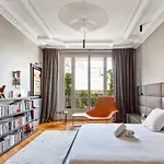 Amazing Apartment Notre Dame Paris