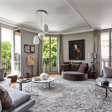 Amazing Notre Dame Apartment *
